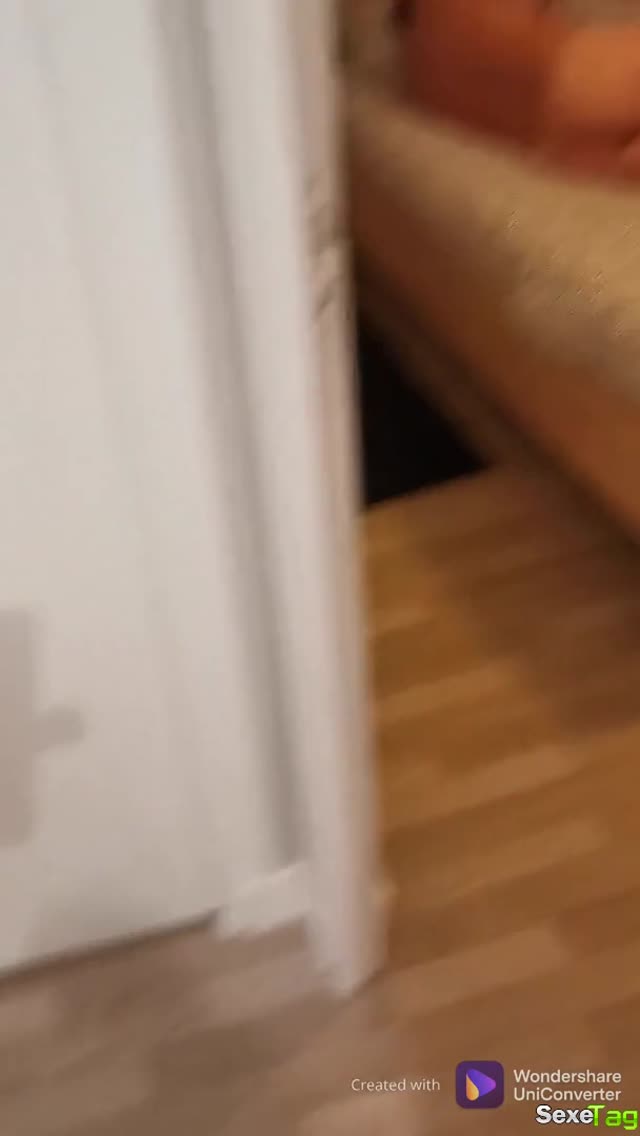 Cocu filme sa femme se faire démonter comme une chienne – Sextape cuckold hardcore en gros plan !