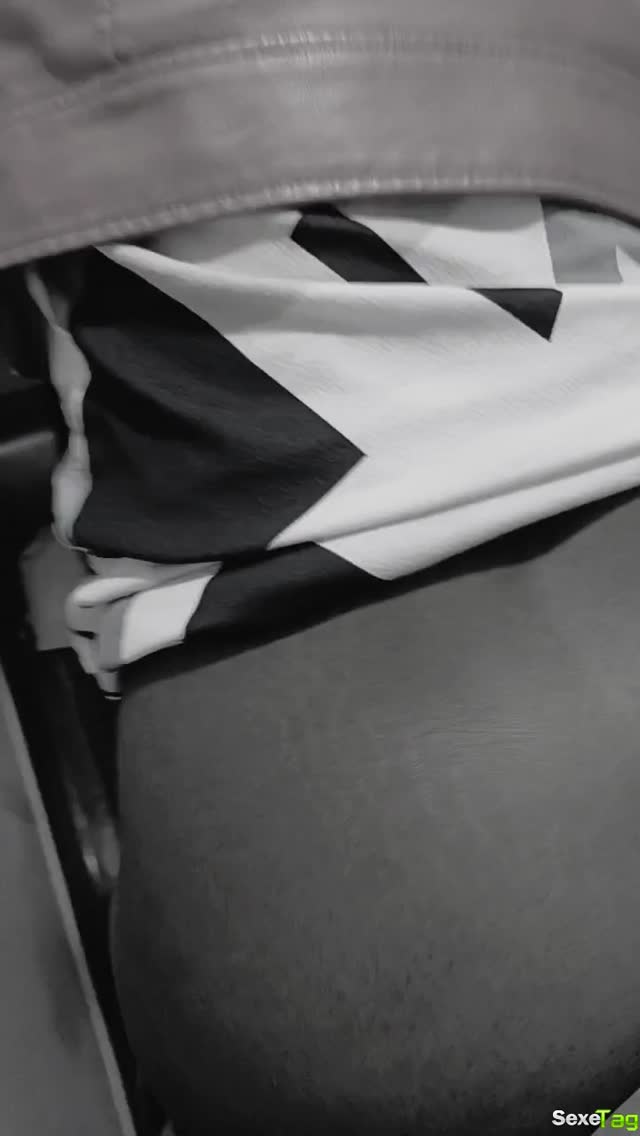 Belge baise en urgence dans les toilettes d’une aire de repos – Sextape crade et rapide sur l’autoroute !